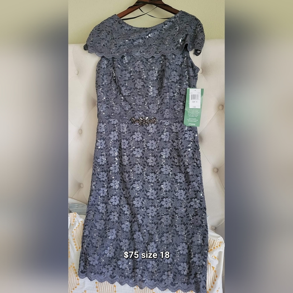 Short lace dress